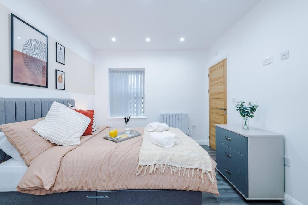 Apartment Heart Of Didsbury, Private Gated Car Park By Hass Haus Manchester